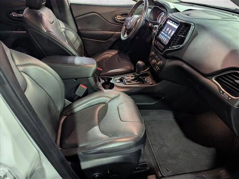 Used 2019 Jeep Cherokee Limited image 21