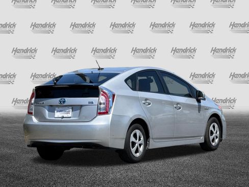 Used 2015 Toyota Prius Four FWD image 5