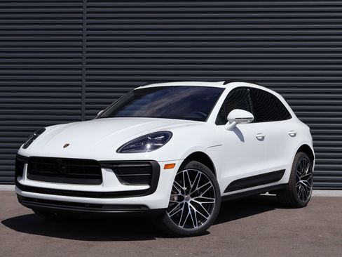 New 2026 Porsche Macan image 1