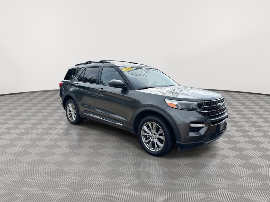 Used 2020 Ford Explorer XLT w/ Equipment Group 202A AWD/4WD image 2