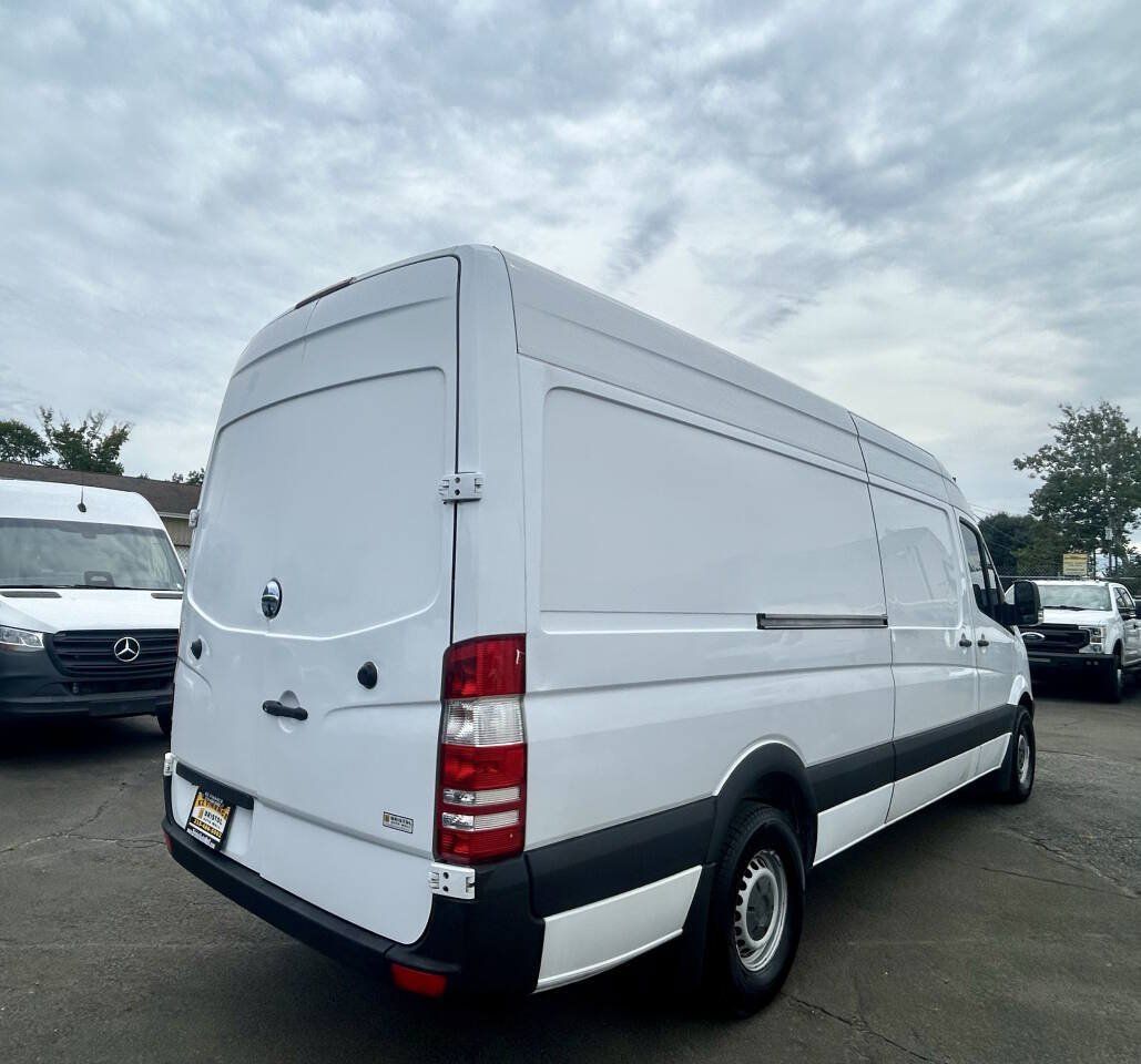 Used 2017 Mercedes-Benz Sprinter 2500 image 5