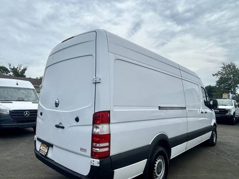 Used 2017 Mercedes-Benz Sprinter 2500 image 5