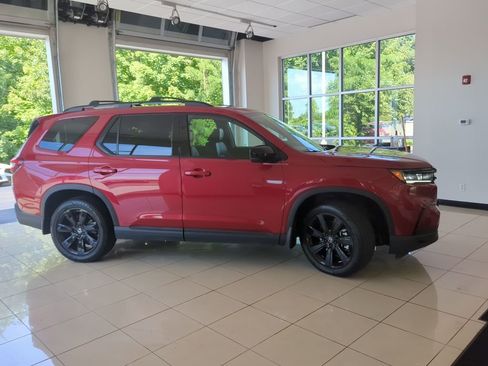 Used 2025 Honda Pilot Black Edition image 6