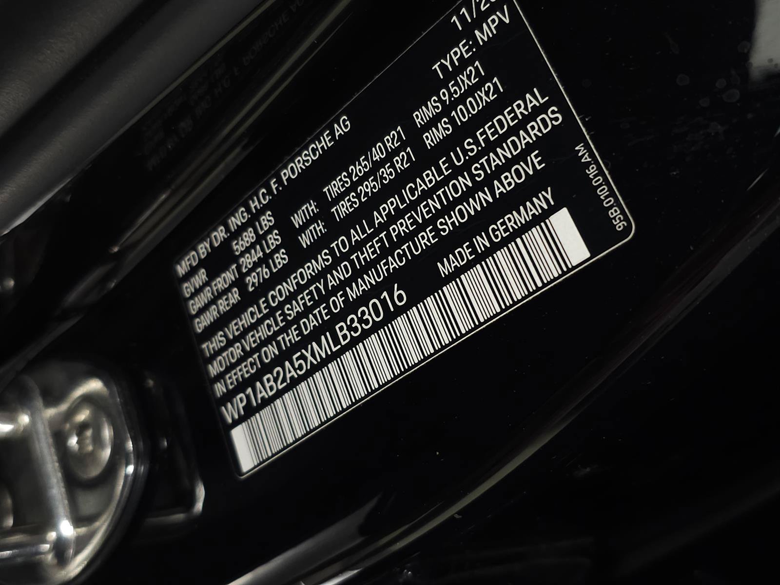 Used 2021 Porsche Macan S AWD/4WD image 28