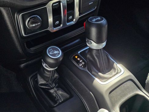 Used 2024 Jeep Wrangler Sport AWD/4WD image 32