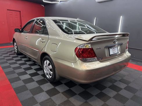Used 2005 Toyota Camry LE FWD image 5