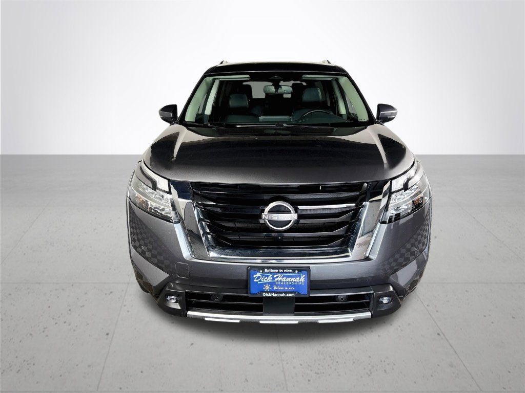 Used 2022 Nissan Pathfinder SL AWD/4WD image 3