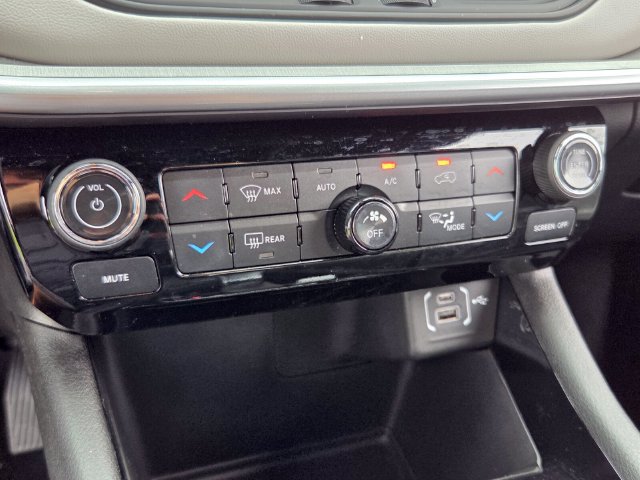 Used 2025 Jeep Compass Limited AWD/4WD image 27