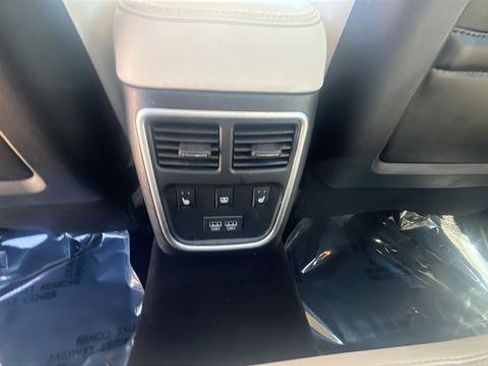 Used 2021 Chrysler 300 Touring L AWD/4WD image 22