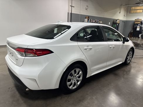 Used 2025 Toyota Corolla LE FWD image 3