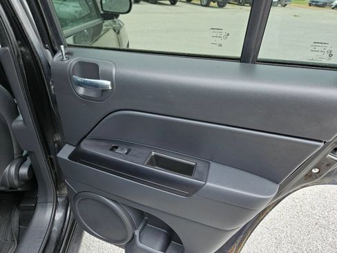 Used 2012 Jeep Compass Sport AWD/4WD image 24
