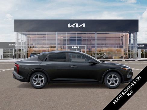 New 2025 Kia K4 LXS image 7