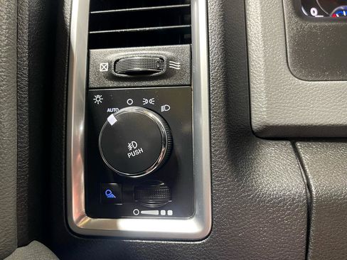 Used 2018 RAM 2500 Big Horn image 27