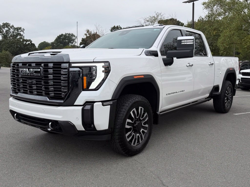 Used 2024 GMC Sierra 2500 Denali Ultimate w/ Max Trailering Package AWD/4WD image 3