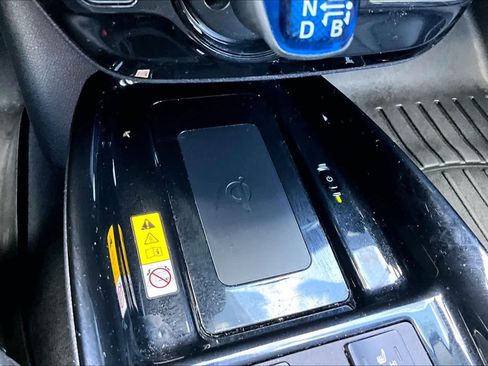 Used 2019 Toyota Prius Limited FWD image 33