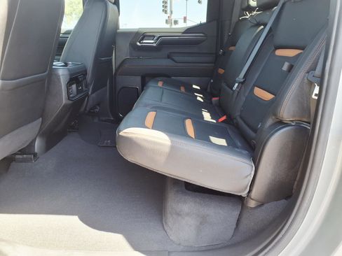 Used 2024 GMC Sierra 1500 AT4 w/ Technology Package AWD/4WD image 16