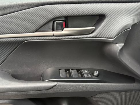 Used 2025 Toyota Camry SE FWD image 11