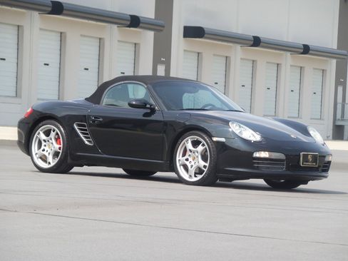 Used 2005 Porsche Boxster S image 2