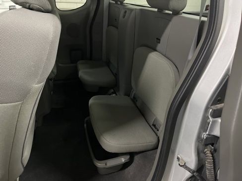 Used 2020 Nissan Frontier S image 11