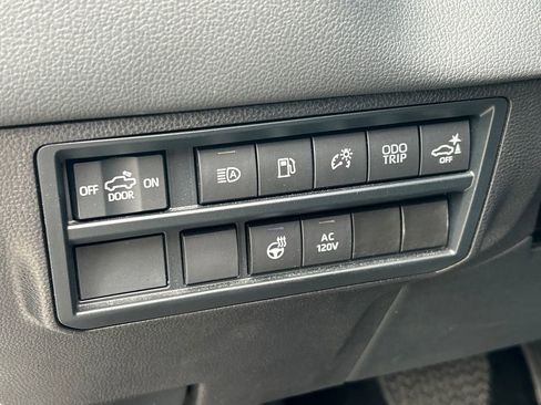 Used 2024 Toyota Tundra Limited image 29