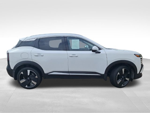 Certified 2025 Nissan Kicks SR AWD/4WD image 9