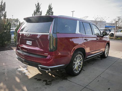 Used 2022 Cadillac Escalade Premium Luxury image 11