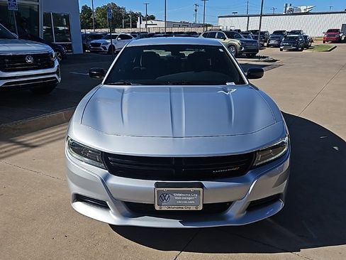 Used 2023 Dodge Charger SXT image 2