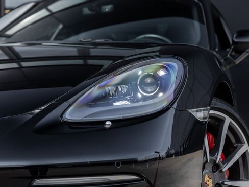 Used 2018 Porsche 718 Cayman S w/ Sport Chrono Package image 16