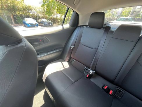 Used 2025 Toyota Prius LE FWD image 37