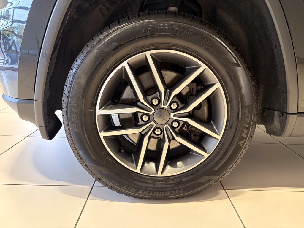 Used 2021 Jeep Grand Cherokee Limited AWD/4WD image 9