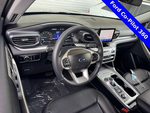 Used 2023 Ford Explorer XLT w/ Equipment Group 202A image 3