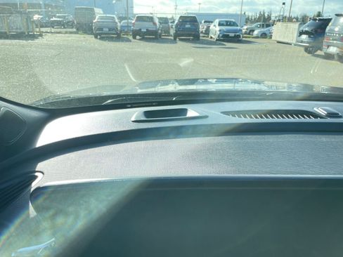 Used 2025 Buick Envista Sport Touring image 34