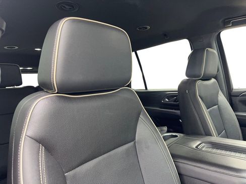 Used 2024 GMC Yukon SLT image 50