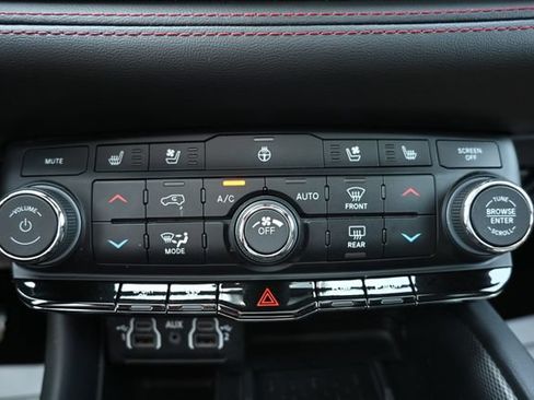 Used 2025 Dodge Durango R/T AWD/4WD image 34