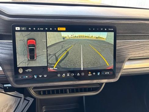 Used 2025 Rivian R1S Adventure Dual AWD/4WD image 16