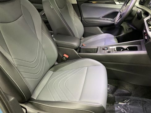 New 2026 Volkswagen Tiguan SE image 8