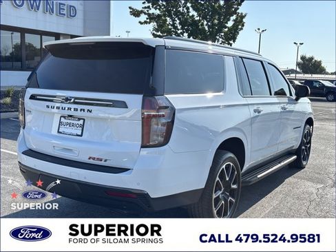 Used 2022 Chevrolet Suburban RST w/ Luxury Package AWD/4WD image 3