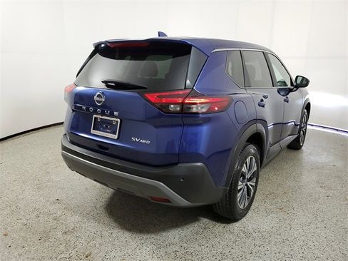 Used 2023 Nissan Rogue SV image 5