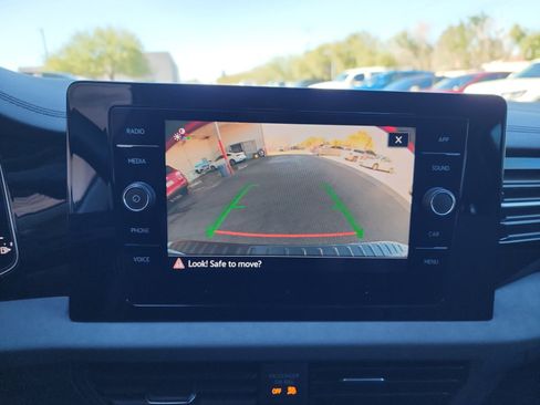 Certified 2025 Volkswagen Jetta SE image 29