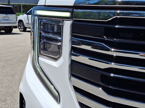 Used 2022 GMC Sierra 1500 SLT w/ SLT Premium Plus Package AWD/4WD image 27