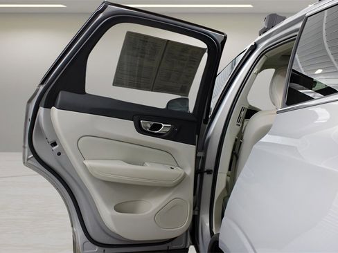 Certified 2023 Volvo XC60 T8 Ultimate image 18