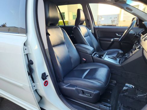 Used 2013 Volvo XC90 3.2 image 18