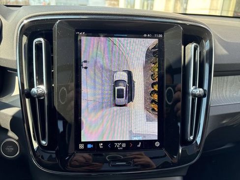 Used 2025 Volvo XC40 B5 Plus AWD/4WD image 26