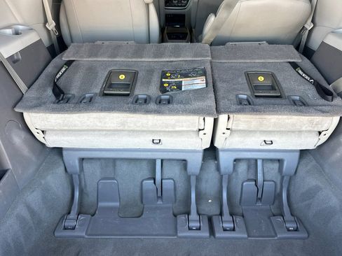 Certified 2020 Toyota Sienna XLE w/ XLE Navigation Package FWD image 18