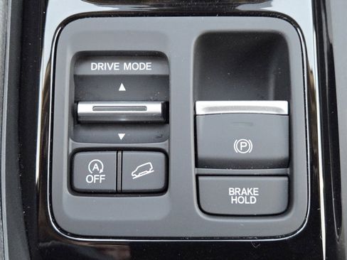 Used 2025 Honda Pilot EX-L image 7