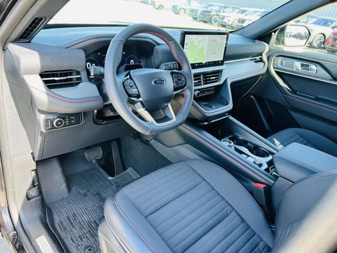 Used 2025 Ford Explorer ST-Line w/ Premium Package image 19