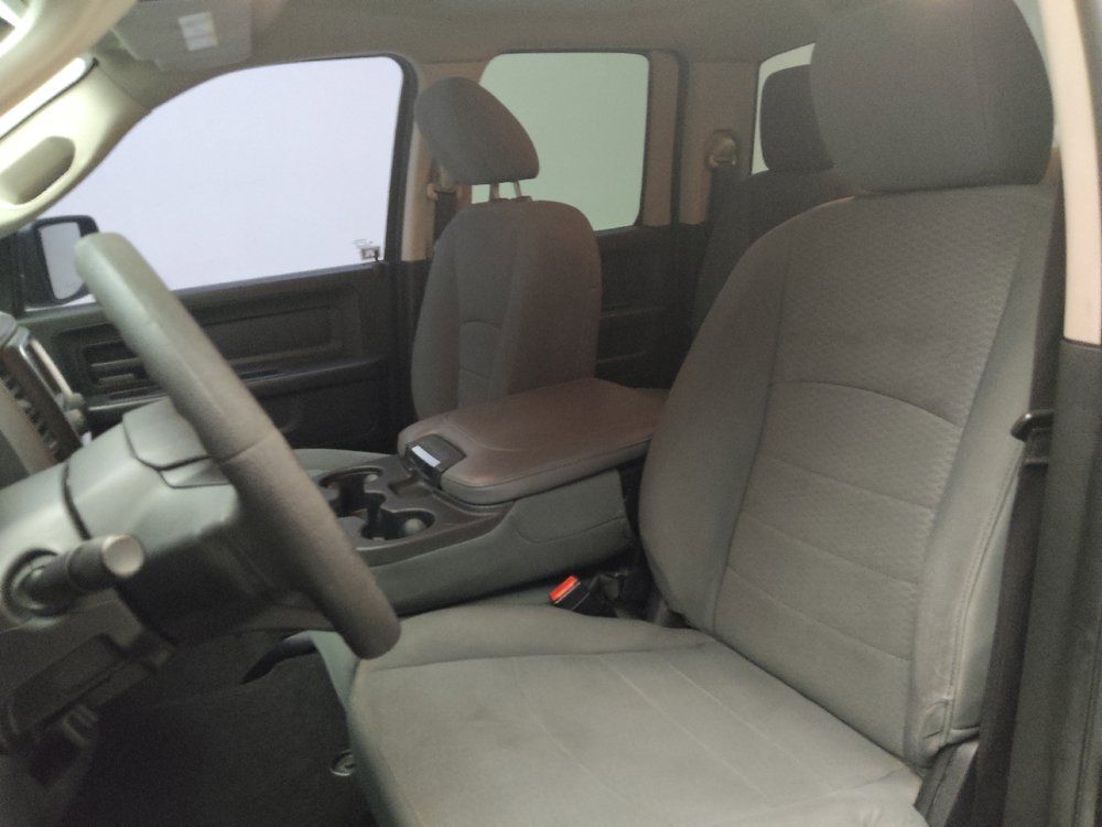 Used 2018 RAM 1500 Express w/ Black Ram 1500 Express Group RWD image 17