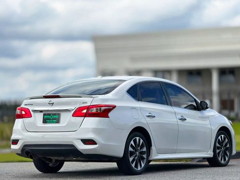 Used 2018 Nissan Sentra SR w/ Electronics Package FWD image 12
