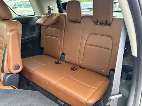 Used 2023 Nissan Pathfinder Platinum AWD/4WD image 10