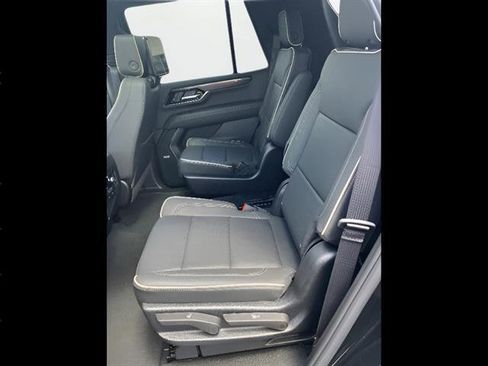 Used 2025 GMC Yukon Elevation w/ Elevation Premium Package AWD/4WD image 11